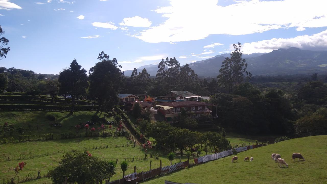 Mountain Chetica Lodge San Jeronimo (Heredia)
