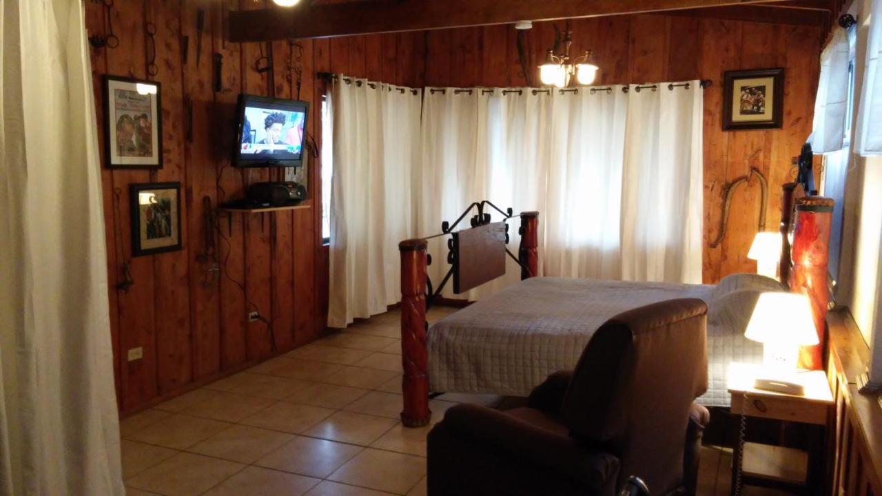 Mountain Chetica Lodge *